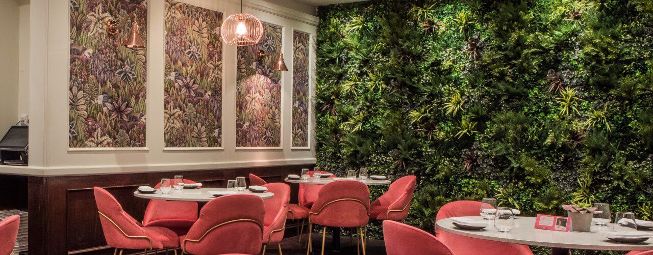 restaurant green wall design