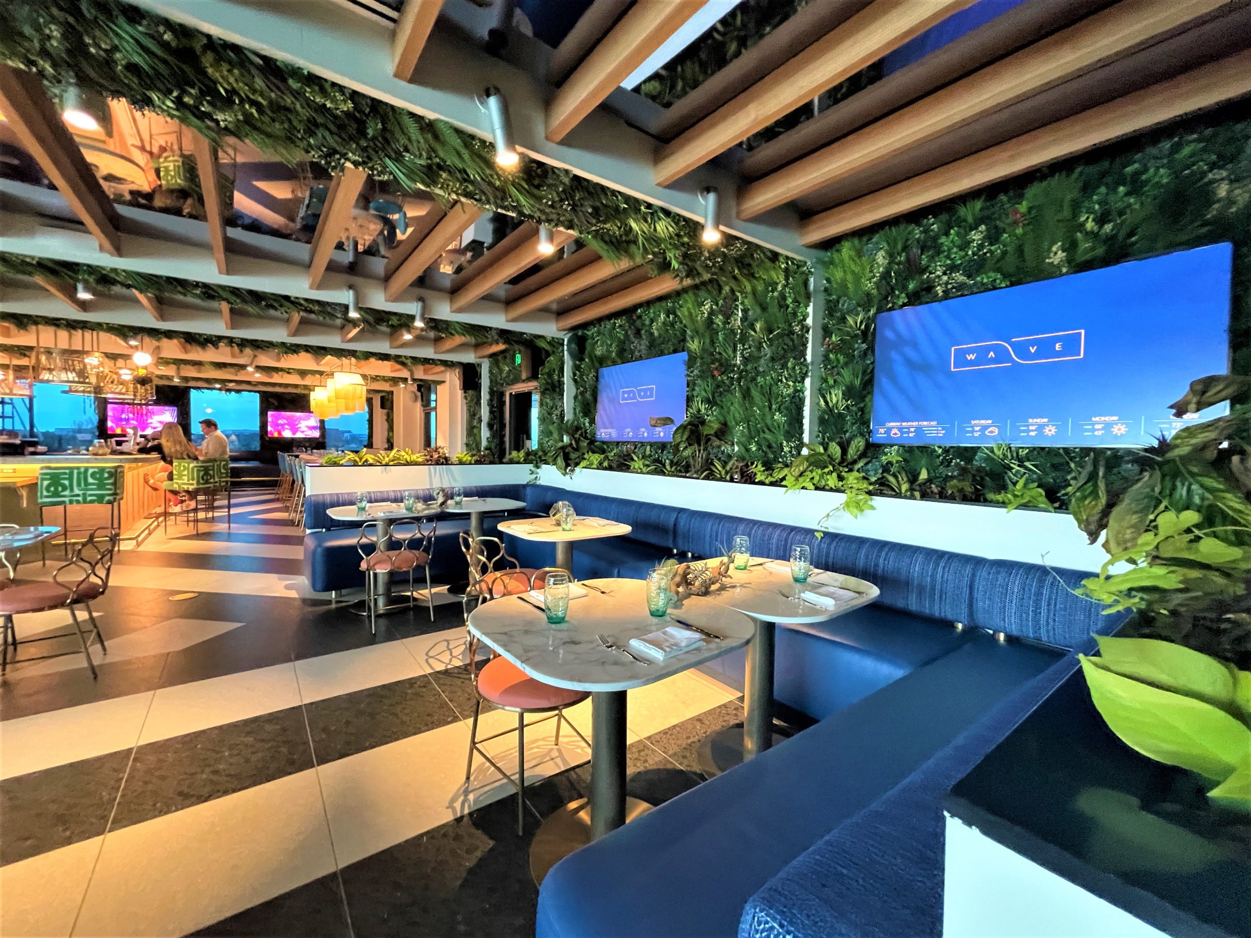 replica living green wall installation in a restaurant in Orlando, Florida