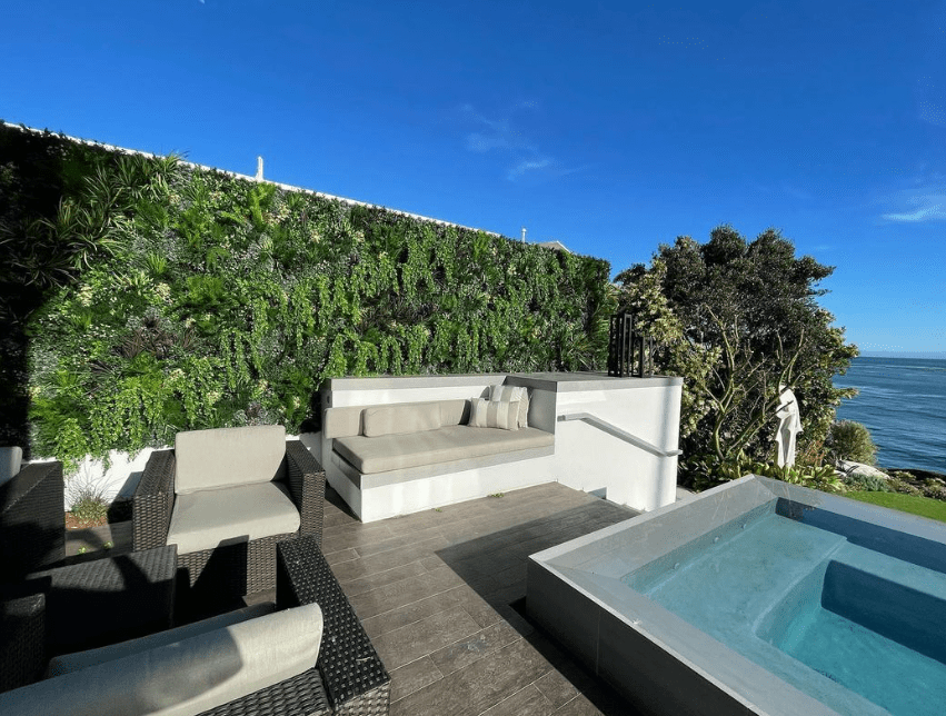 Seafront artificial green wall in California